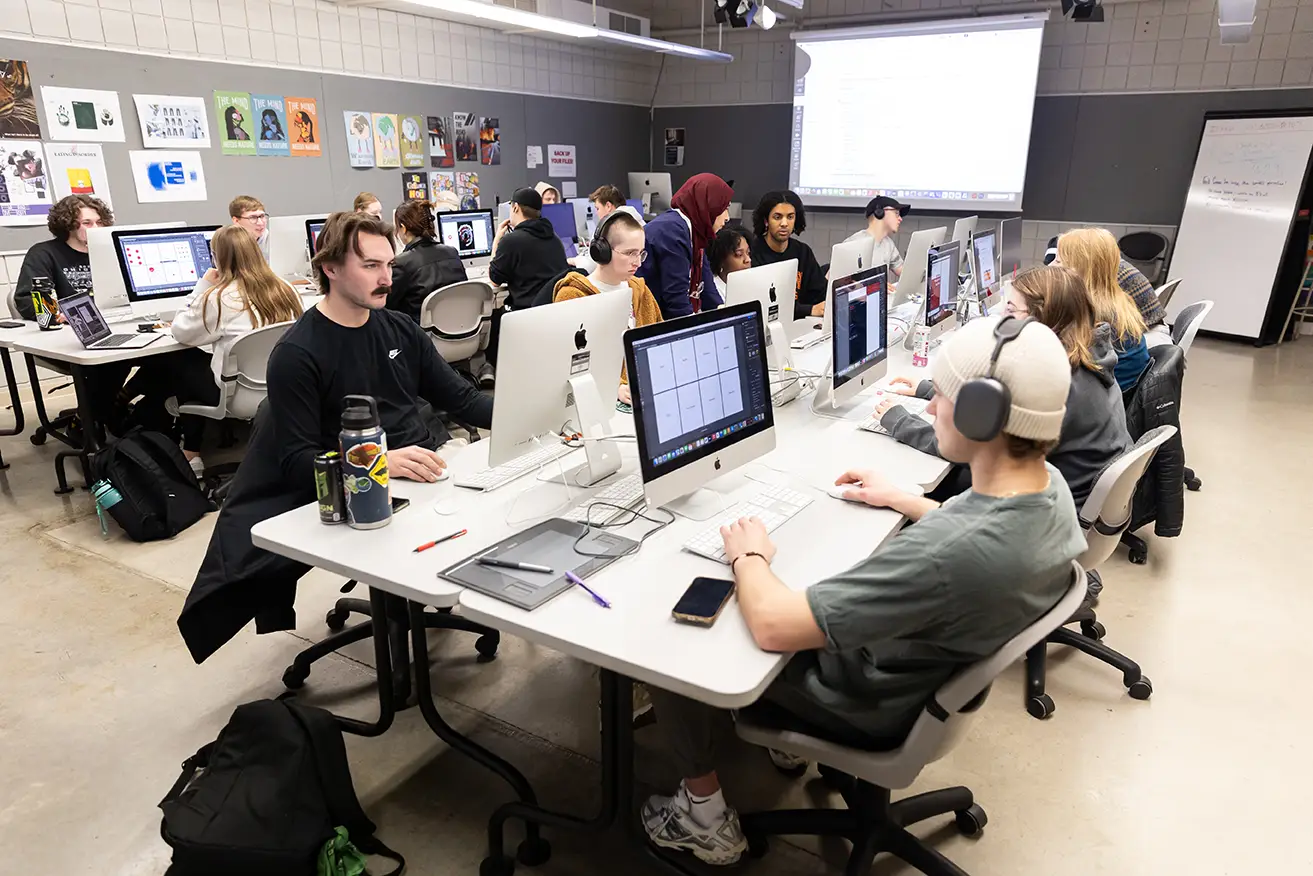 Students in graphics lab